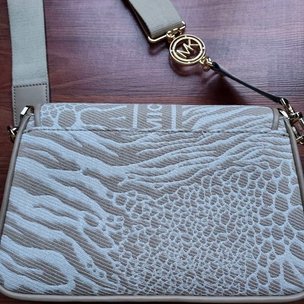 NWT Michael Kors Crossbody Purse - Picture 6 of 6